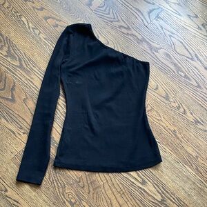 Black One-Shoulder Long Sleeve Top